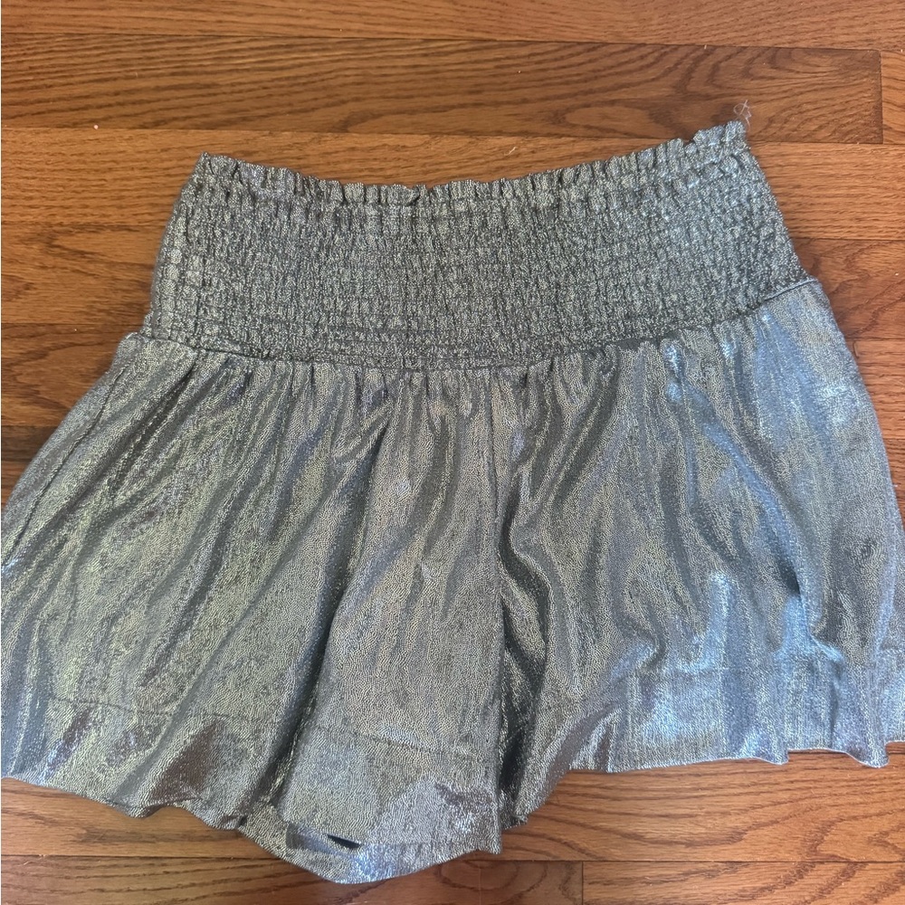 TCEC Silver High Waist Shorts with Elastic Waistband